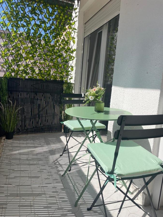 Apartment Iris 5 Minutos De La Playa, Centro De Ciudad كاليبي المظهر الخارجي الصورة